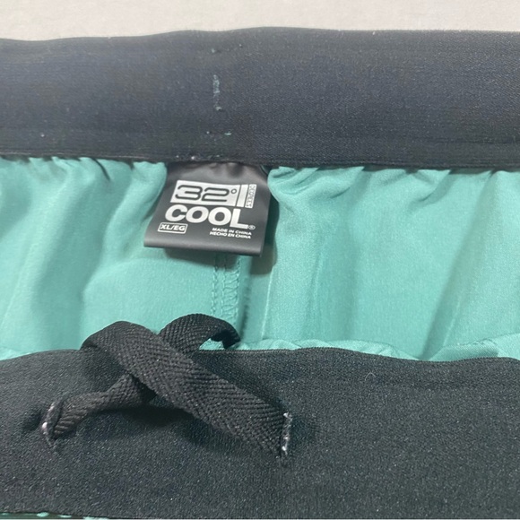 32 Degrees Cool Shorts Men X large Hybrid pockets green drawstring elastic Waist - Picture 3 of 10